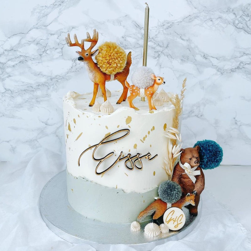 cake showing the single name elise cake charm zoiandco