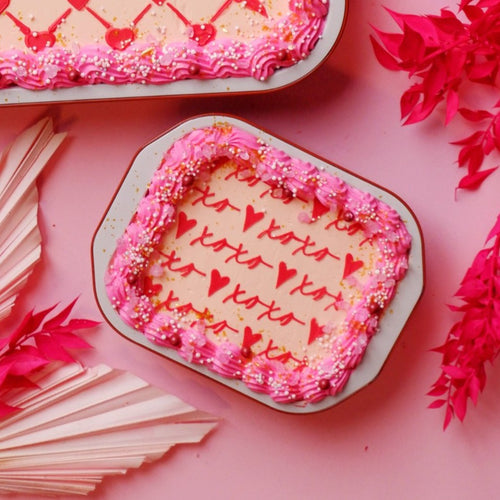 pink & red cake with the xoxo cookie stencil zoiandco