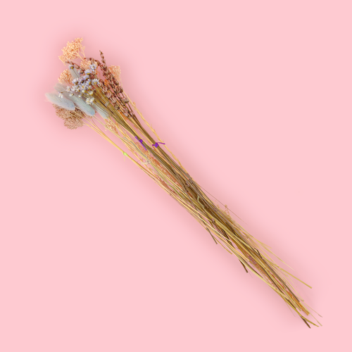 dusty notes dried florals flower arrangement cake decorating zoiandco
