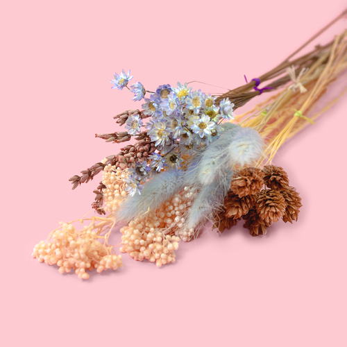 dusty notes dried blooms bloom arrangement cake decorating zoiandco